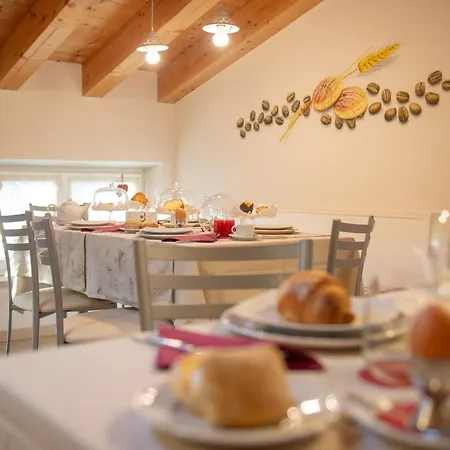 לינה וארוחת בוקר La Casa Di Rosa Vago