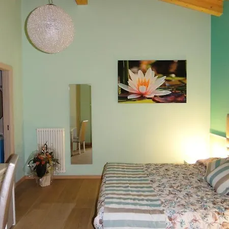 לינה וארוחת בוקר La Casa Di Rosa